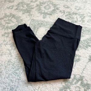 Black design lululemon leggings